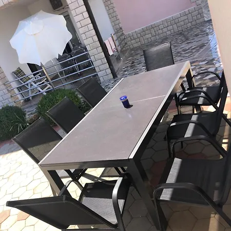 Baldi -apartmani Danny 公寓 Tar-Vabriga